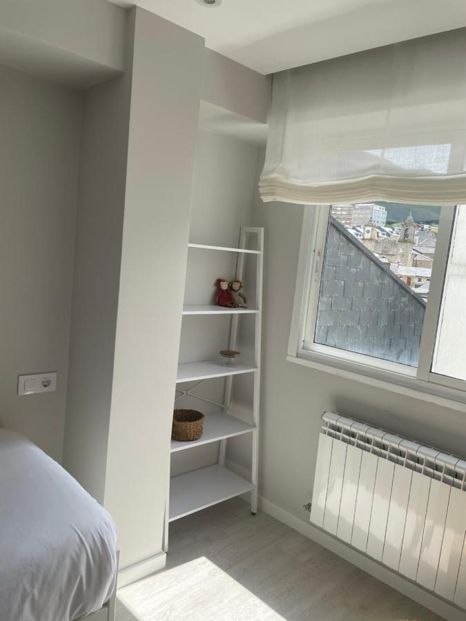 Golden Views Apartment Viveiro Luaran gambar
